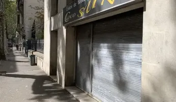 Avignon Intra-Muros, A louer local commercial d'environ 100 m² 