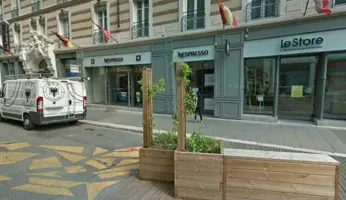 A louer Local commercial  355m² Grenoble