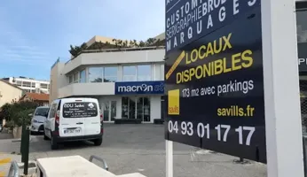 Des locaux commerciaux à usage de bureaux à Saint-Laurent-du-Var
